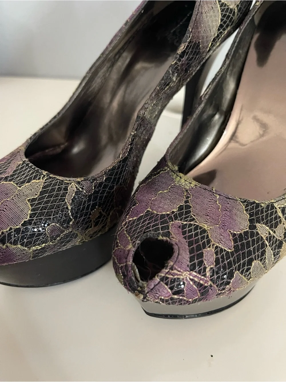 Women's Purple Floral Lace Peep-Toe Platform Pumps